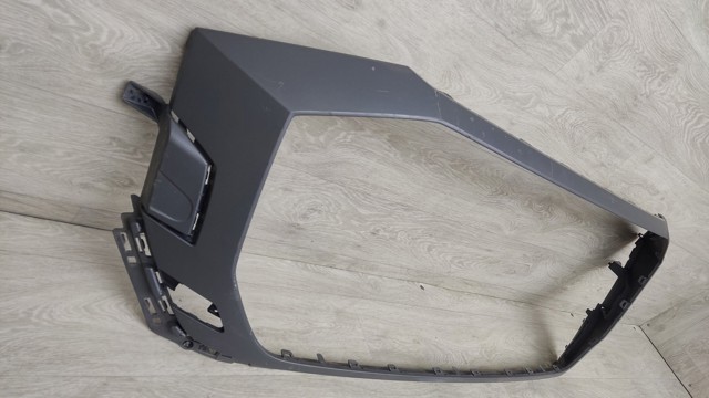Накладка решітки радіатора нижня 4M8807725 VAG