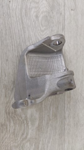 Кронштейн подушки (опори) двигуна, задньої 50690TRWA01 HONDA