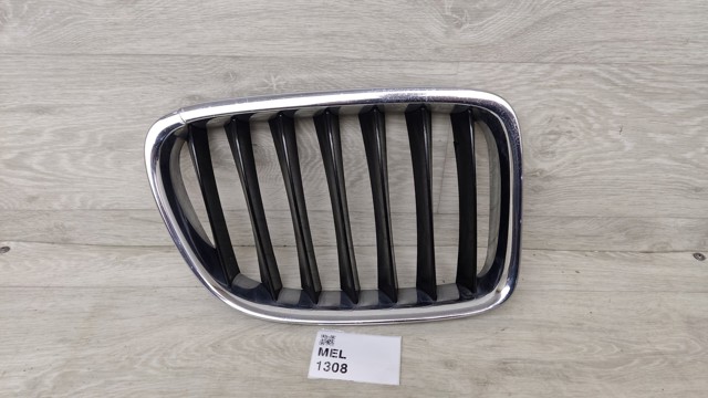 Решітка радіатора права 51112993308 MARKET (OEM)
