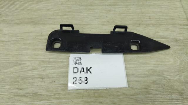 Кронштейн бампера переднього 51117301575 BMW