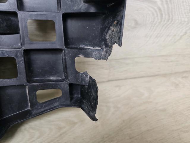 Направляюча заднього бампера, ліва 51127420653 BMW