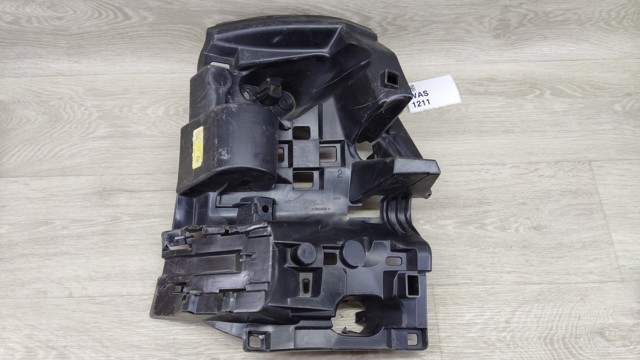 Ліве кріплення заднього бампера 51128069961 BMW