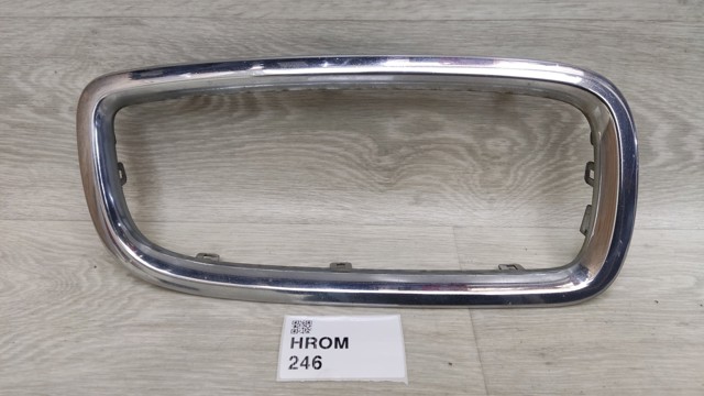Решітка радіатора права 51138223220 BMW