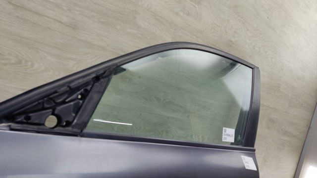 Вікно (передніх дверей) двері 51337067791 BMW