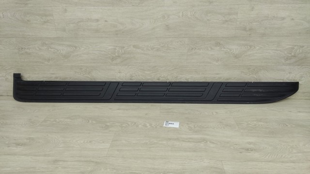Накладка підніжки 517716A130 TOYOTA