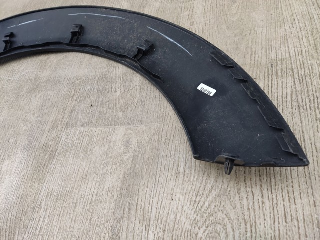 Молдинг арки колеса заднього, правий 51777157106 BMW