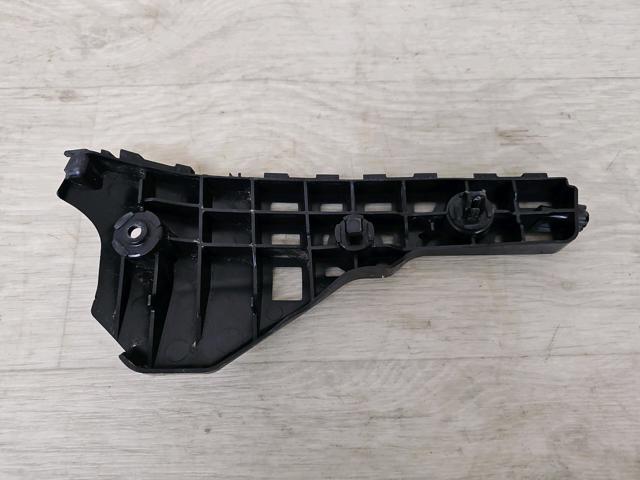 Кронштейн кріплення бампера переднього правий 5211560220 TOYOTA