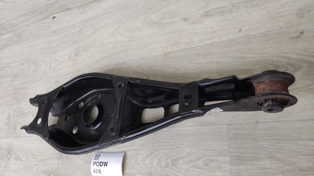 Балансир задній нижній, правий 52350TGGA00 HONDA