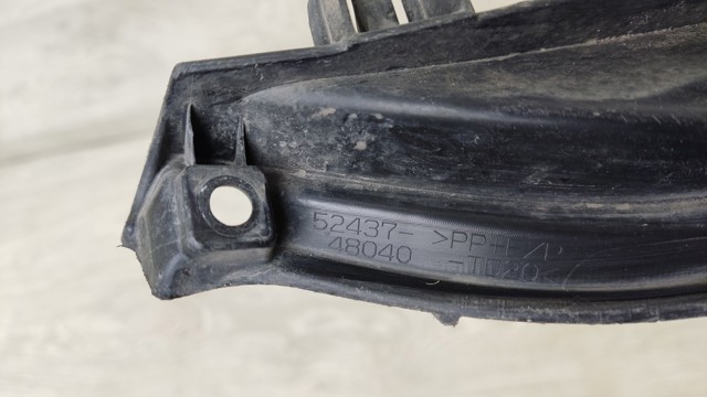 Переднє ікло бампера 5243748040 TOYOTA