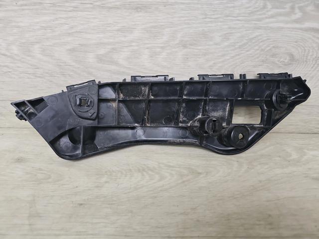 Кронштейн кріплення бампера переднього лівий 5253642070 TOYOTA