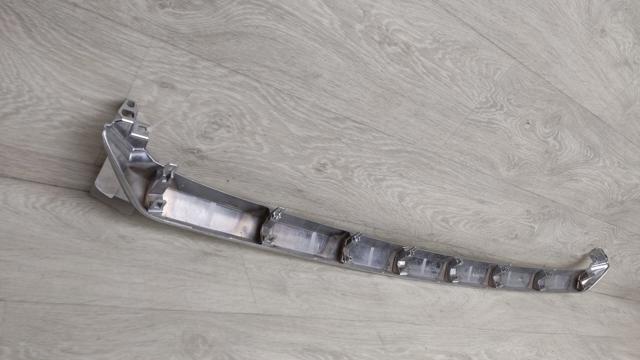 Молдинг решітки радіатора, нижній 5312248100 TOYOTA