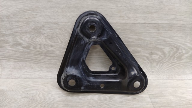 Кронштейн передньої балки 544C46RA0B NISSAN