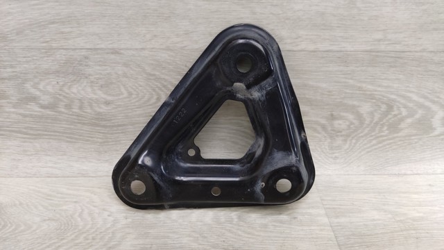 Кронштейн передньої балки 544C56RA0B NISSAN