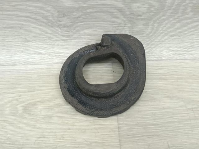 Проставка (гумове кільце) пружини задньої, нижня 55032EN00A NISSAN
