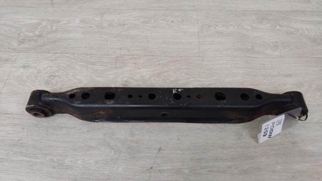Балансир задній нижній, правий 551104BA0A NISSAN