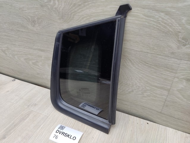 Стукло багажника, праве 55112800AA CHRYSLER