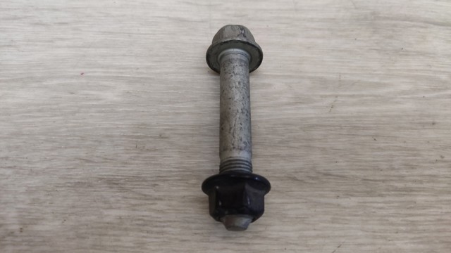 Болт кріплення заднього верхнього важеля, внутрішній 551172B000 HYUNDAI