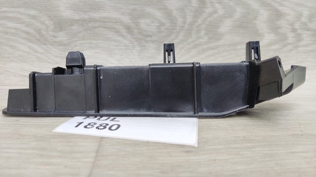 Направляюча переднього бампера, права 561807050 MARKET (OEM)