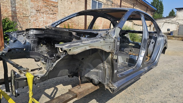 Крило праве заднє 561809844A VAG