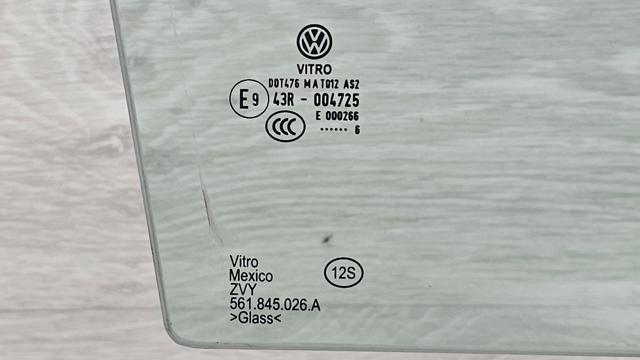 Вікно задніх дверей 561845026A VAG