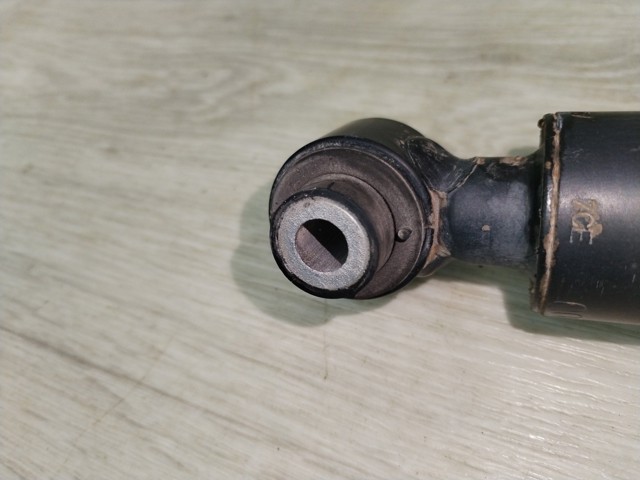 Амортизатори задні 562005DB0A NISSAN