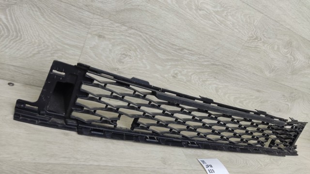 Решітка радіатора 57A853677D VAG