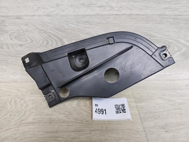 Переднє ліве ікло бампера 5872460020 TOYOTA