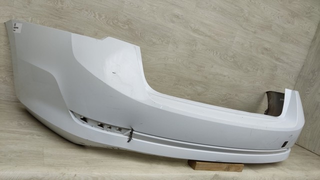 Бампер на авто 5E6807421 VAG