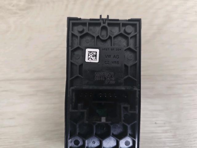 Кнопки переднього лівого склопід'ємника 5G0959857DWHS VAG