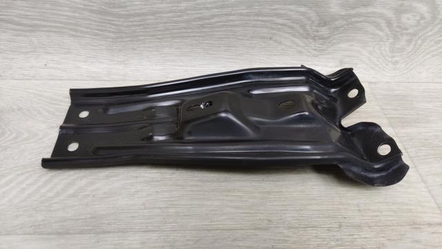 Кронштейн замку капоту 5NN805567 VAG