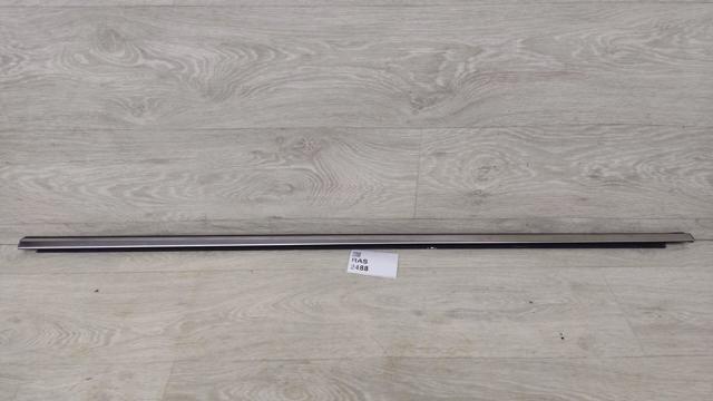 Молдинг опускного скла нижній, двері задньої, лівої 5NN839475AVNH VAG