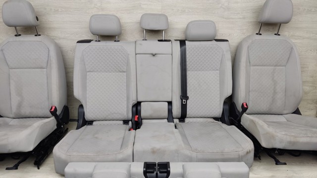 5NN881805JKHW VAG