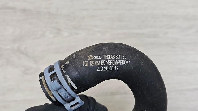 Шланг/патрубок радіатора охолодження, нижній 5Q0122051BD VAG