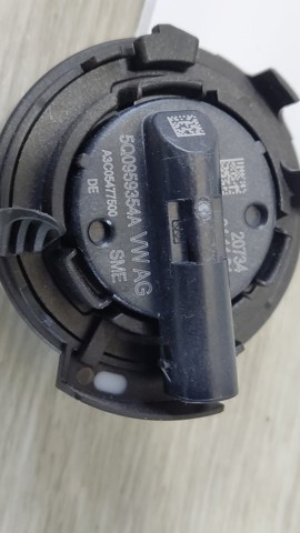 Датчик Ейрбег передній 5Q0959354A VAG