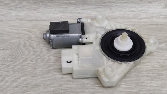 Моторчик склопідйомника двері задніх, правих 5Q4959812G VAG