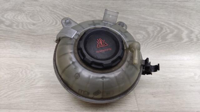 Бачок системи охолодження двигуна розширювальний 5QM121407C VAG