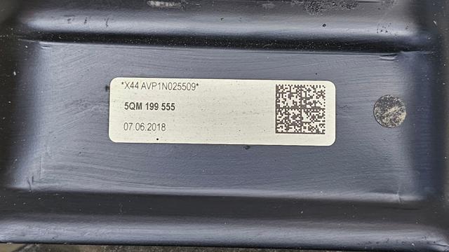 Ліва опора двигуна 5QM199555 VAG