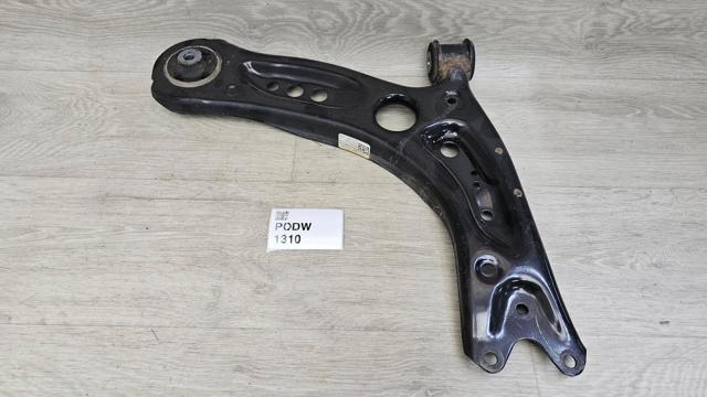 Правий важіль передній нижній підвіски 5QM407152B VAG