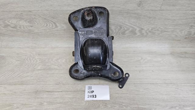 Кронштейн задньої балки 5QM501545 VAG