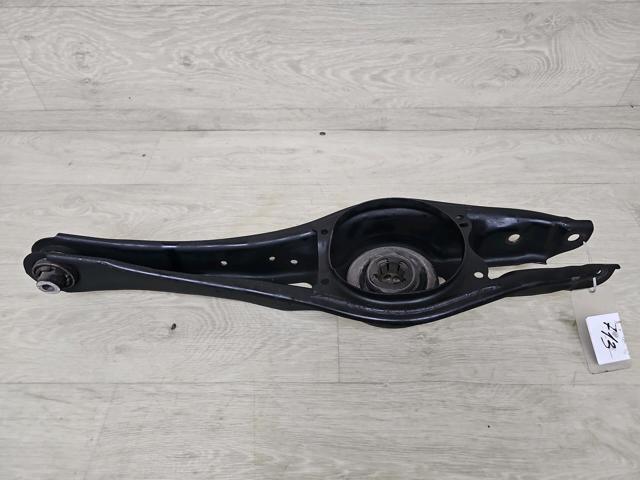 Балансир задній нижній 5QN505311 VAG