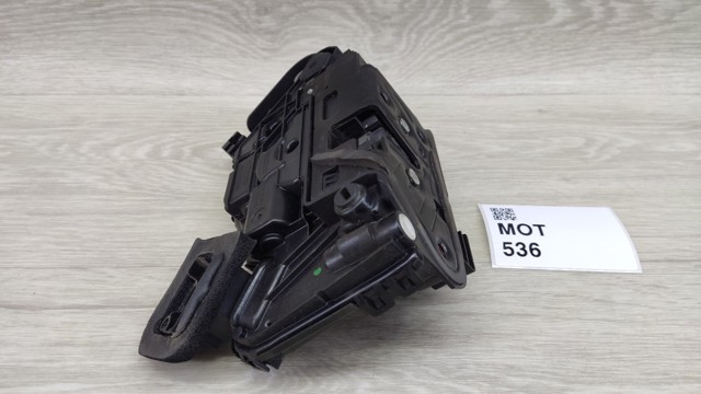 Замок задньої двері, лівої 5TA839015E VAG