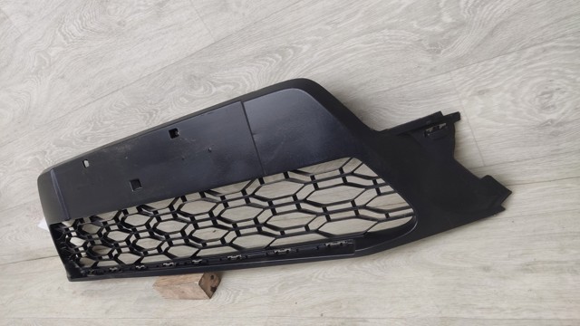 Решітка переднього бампера, нижня 622541693R RENAULT