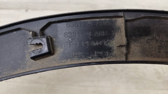 Молдинг передньої арки колеса, лівий 638114EA0B NISSAN