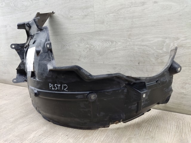 Підкрилок переднього крила, правий задній 63842CG000 NISSAN
