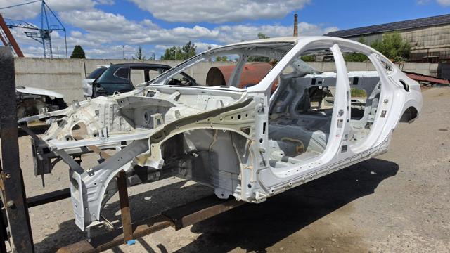 Чверть передня ліва 64601L0000 HYUNDAI