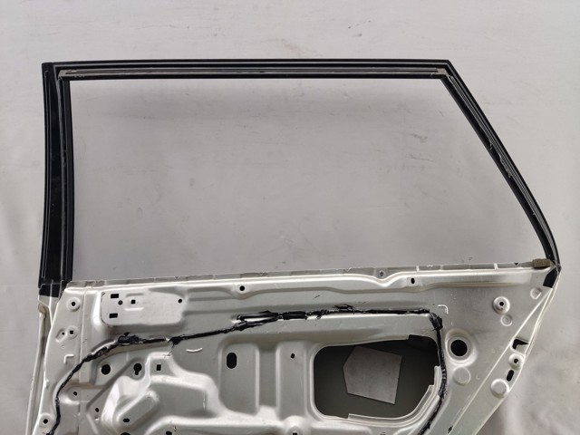 Двері задні, праві 6700305130 TOYOTA