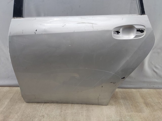 Двері задні 670040F040 TOYOTA