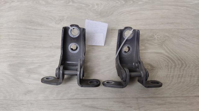 Петля передніх дверей, правою 67410T2FA02ZZ HONDA