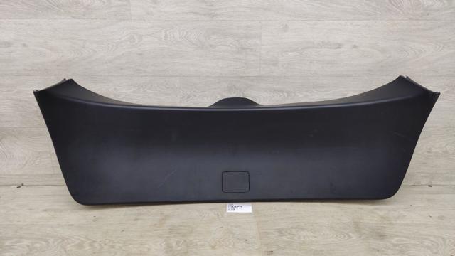 Обшивка кришки багажника 6775076030C0 TOYOTA