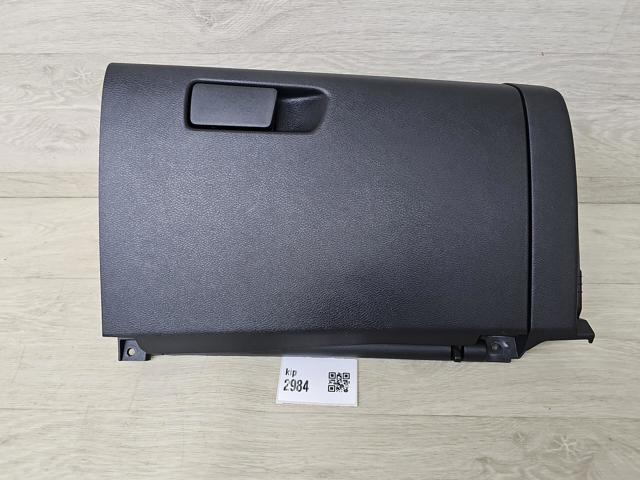 Ящик для рукавичок (бардачок) 681026RB1A NISSAN